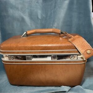 Vintage Samsonite Train Case – Brown, with Keys, Retro Travel Style-FANTASTIC!!